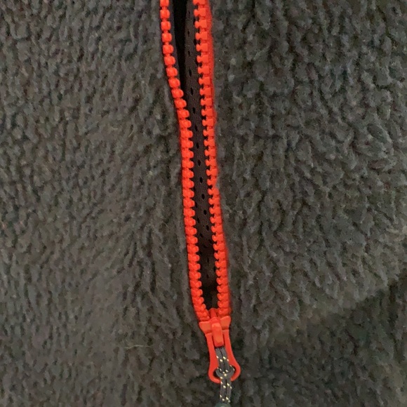 Men Vineyard Vines Vest - Picture 5 of 7